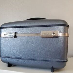 Vintage train case suitcase travel Cosmetic vanity case, 14"/10"/10" Blue